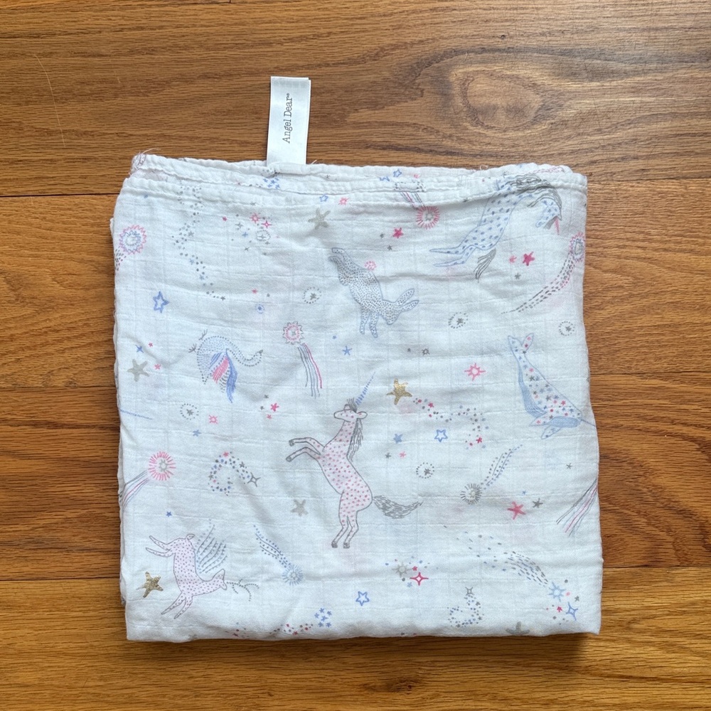 Angel Dear Unicorn Print Blanket - White and Pink